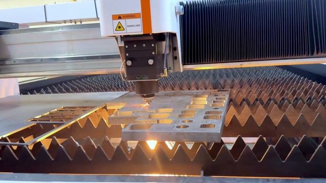 GT-станок со сменным столом с кабиной и труборезным мод смотреть онлайн