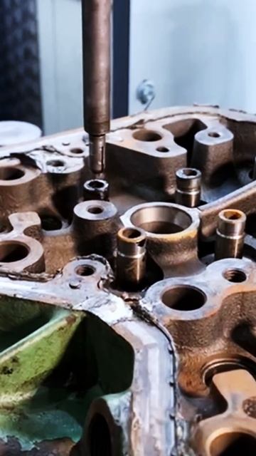 На службу в компанию Механика пришел гидравлический п