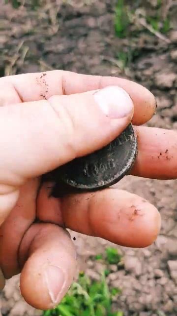 НЕТ СЛОВ ОТ ЭТОЙ МОНЕТЫ... КОП, КОП С МЕТАЛЛОИСКАТЕЛЕМ, ?