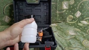 Китайская мойка на аккумуляторе.