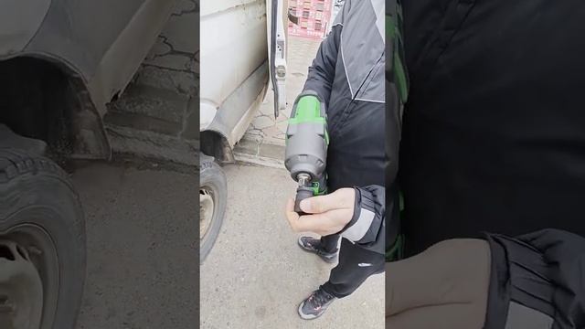 Тест гайковёрта Ruiba 818,1300Nm,квадрат 1/2.Гайковерт бомба!!С