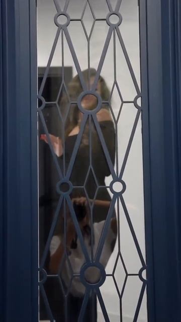 Осторожно! Вы точно не останетесь равнодушны в салона? смотреть онлайн