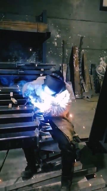сварка полуавтоматом #сантимшва #mig, #mag #welder #сварка #св? смотреть онлайн