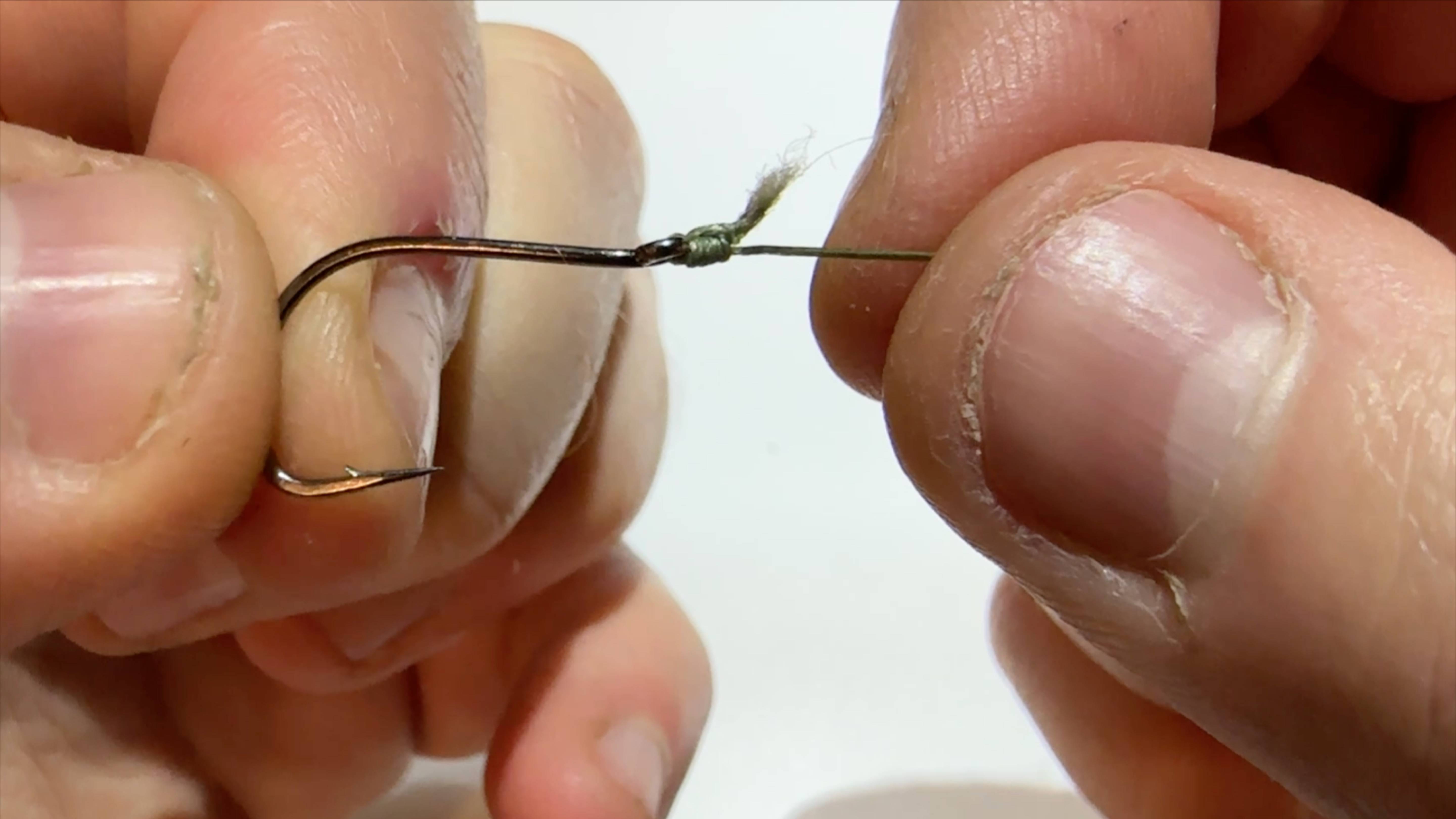 Простой и универсальный рыболовный узел.