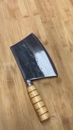 Острый топорик для мяса