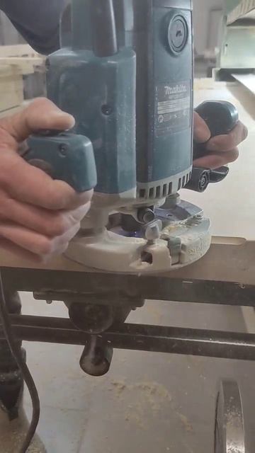 Работа ручным фрезером😉 смотреть онлайн