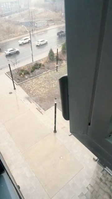 Апрель на носу а у нас снег идет, когда весна придет?! 😭😭😭 #жизньвканаде #жизньвторонто