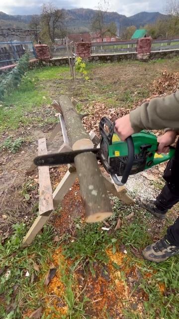 Бензопила ТАЙГА в роботі смотреть онлайн