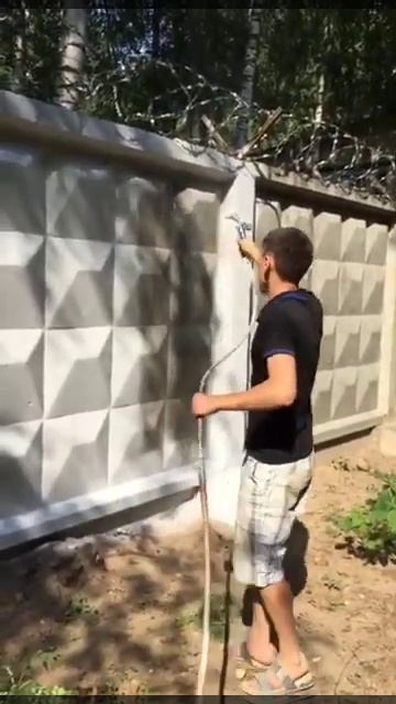 Безвоздушная покраска забора с помощью окрасочного а?