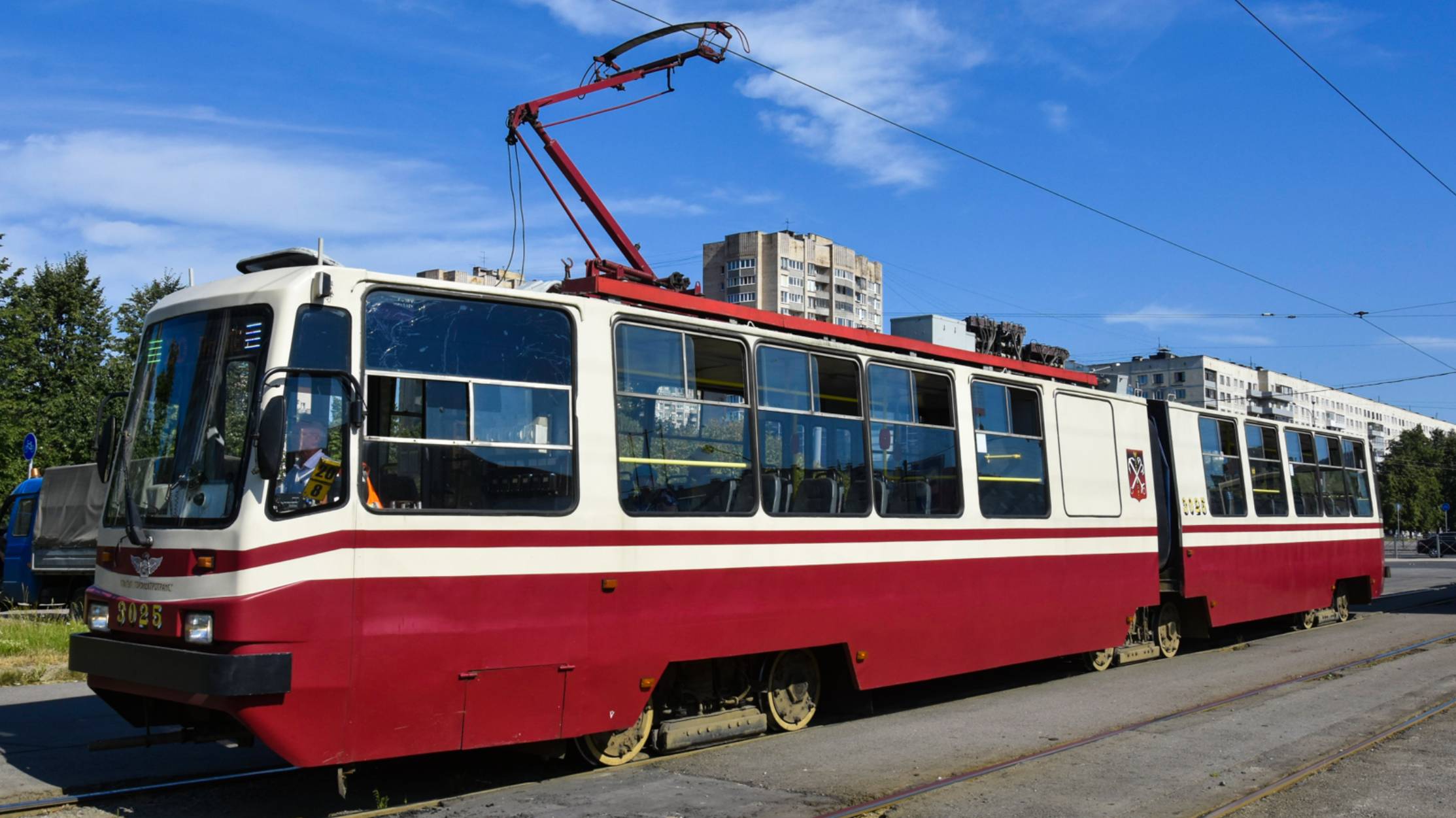 Трамвай ЛМ-99АВ на маршруте №65 Петербурга смотреть онлайн