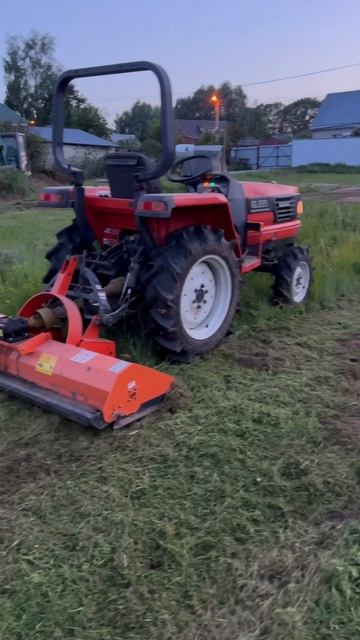Kubota gl 221, работа мульчера смотреть онлайн