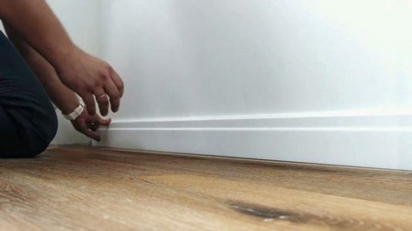 Bello Deco. Установка напольного плинтуса.