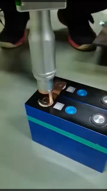 Лазерная сварка медных клемм блоков LiIon литий ионных а смотреть онлайн