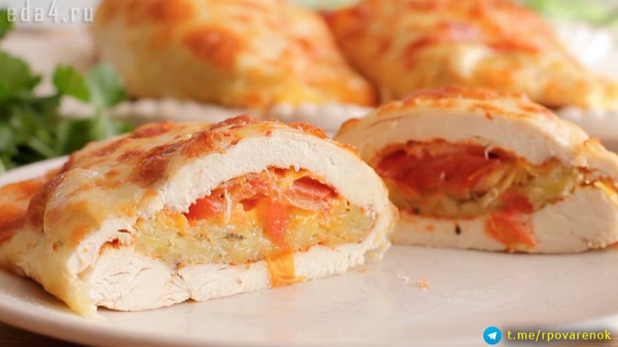 КУРИЦА С КАРТОФЕЛЕМ И СЫРОМ. Очень сочное куриное филе. Вы точно полюбите куриную грудку! смотреть онлайн