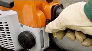 Эксплуатация бензопилы: как правильно заводить, техни