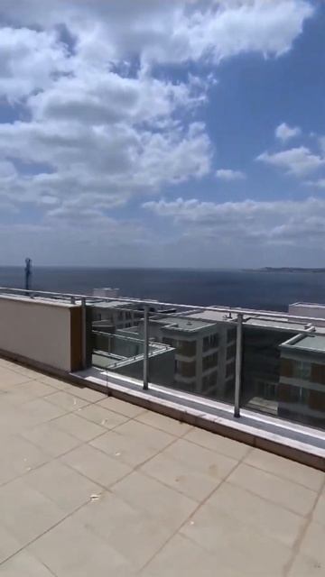 Большая квартира с видом на море и огромной террасой в смотреть онлайн