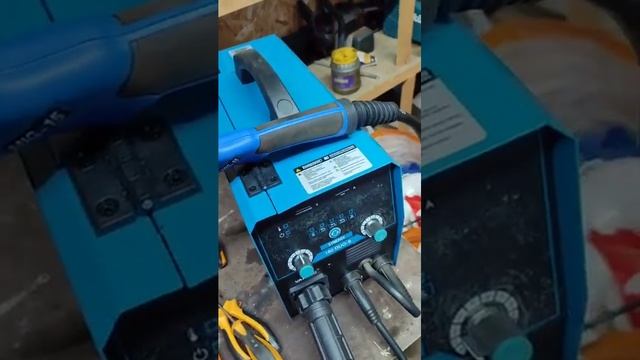 Сварочный полуавтомат VARTEG DUO 180-S Углошлифовальная маш? смотреть онлайн