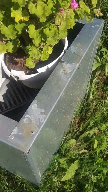 Клумба из жести своими руками смотреть онлайн