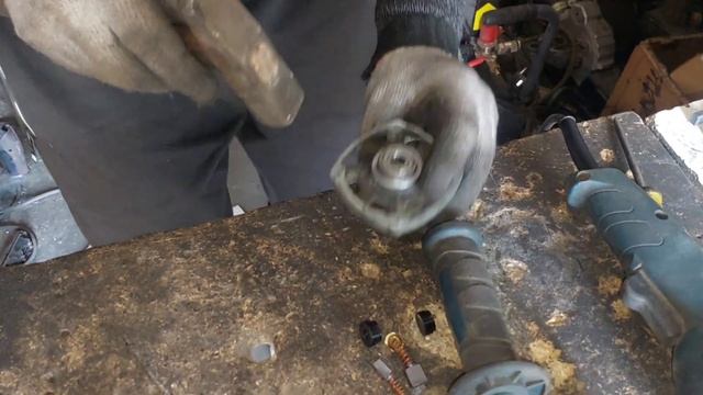 Ремонт болгарка Алтека AG 1300-125 замена подшипника смотреть онлайн