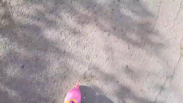 ездим на роликах чпееееек (сори за маленький ролик мал смотреть онлайн