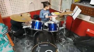 Барабаны Песня «Everybody»