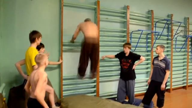 FAIL(Переденее от шведской стенки) смотреть онлайн