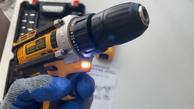 Шуруповерт DeWalt Девольт реплика