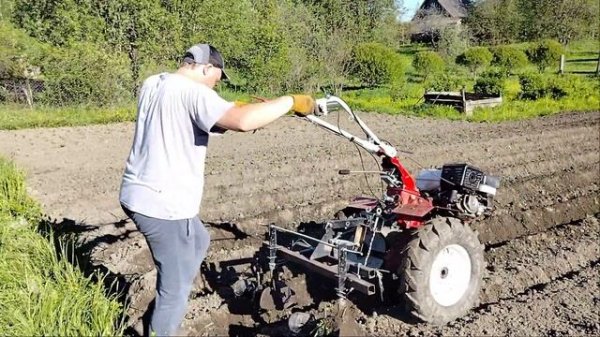 Мотоблок Brait-135 GES нарезка борозд двойным окучником