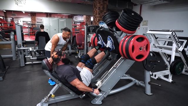 СКОЛЬКО ПОДНИМЕТ САМЫЙ СИЛЬНЫЙ БИЦЕПС В МИРЕ | НИЗАМИ ?