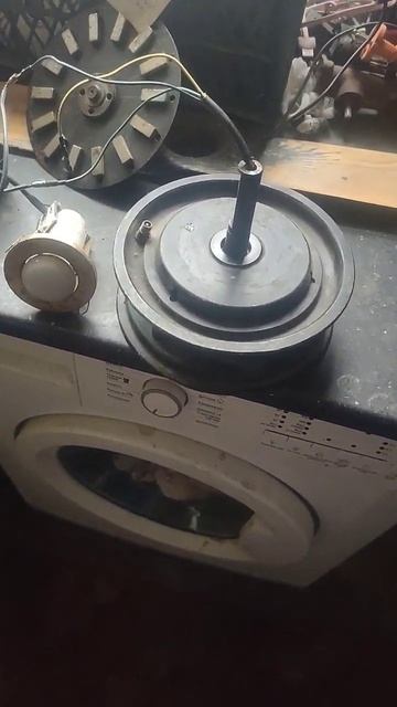 Генератор 220v з мотор колеса гіроскутера для вітряка с? смотреть онлайн