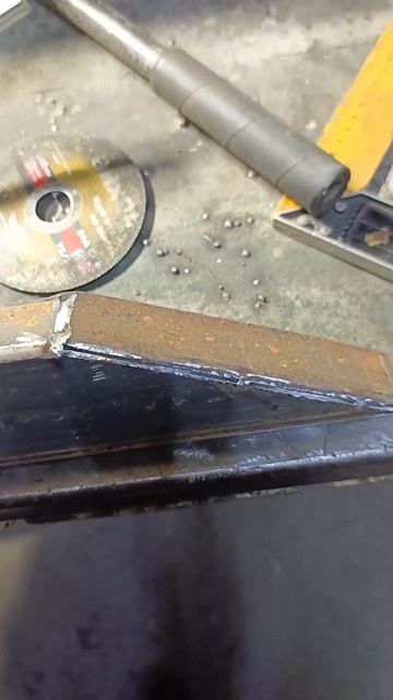 Упор съемника #сваркаметалла #сварщик #сварка #полуавт смотреть онлайн