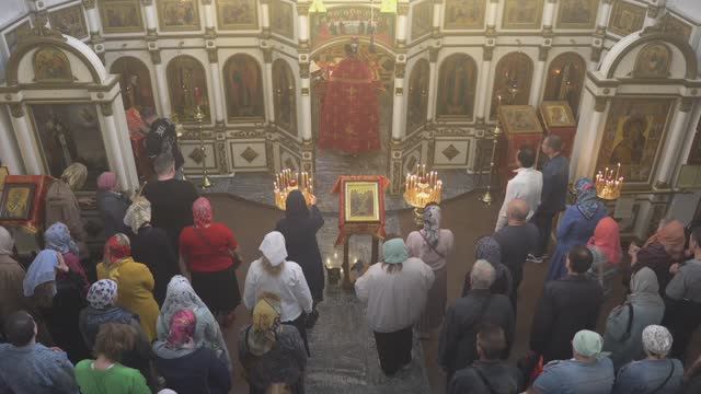 Запись трансляции 18 мая 8:40. Часы. Литургия смотреть онлайн