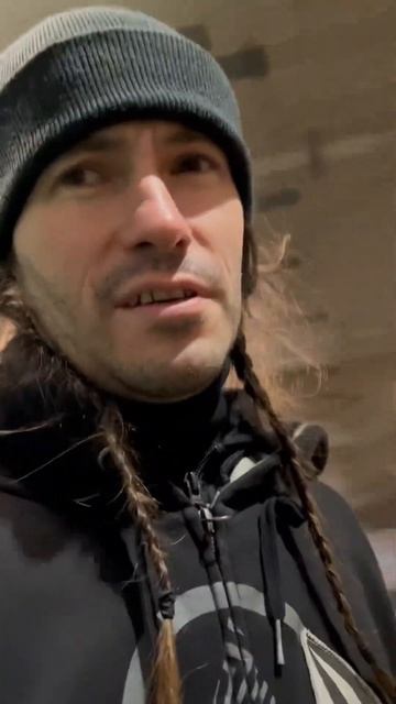 Тренировки по скейтборду. Индеец Илюха тренер по скей?