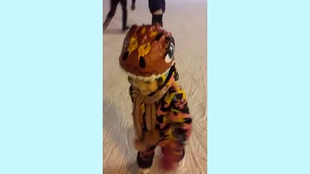 Алиса. Коньки. 4 года смотреть онлайн