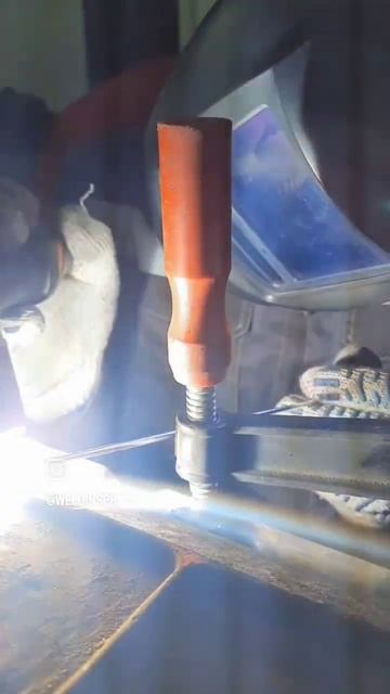 Трещина по отверстию! Вырежь и завари! #алюминий #welding #? смотреть онлайн