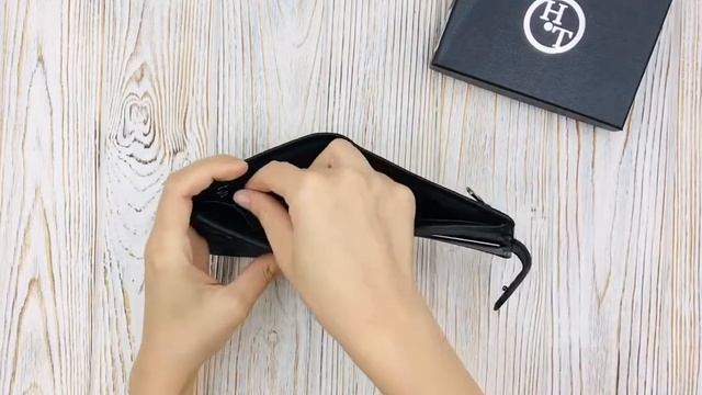 Мужской кожаный кошелёк HT Leather Чёрного цвета 163-ND16A