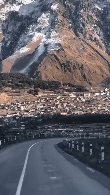 🇬🇪 Грузия шокирует своей красотой #travel #vlog #family #природа#грузия #горы#shorts @canpchannel смотреть онлайн