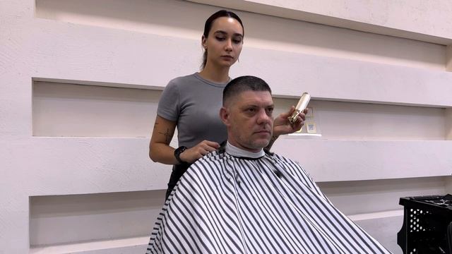 АСМР: мужская стрижка машинкой и мытьё головы с массаж смотреть онлайн