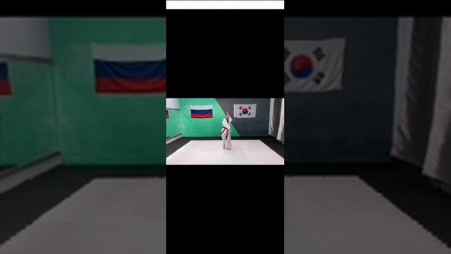 пхумсе на жёлто-зелёный пояс