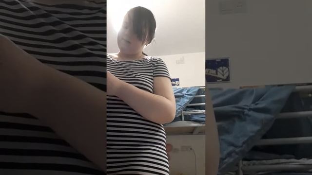 учимся складывать футболки