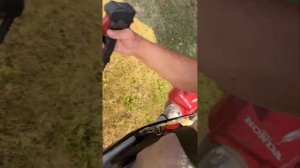 Как удобно косить ножом бензотриммером Honda gx 25