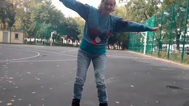 Бабушка катается на роликах смотреть онлайн