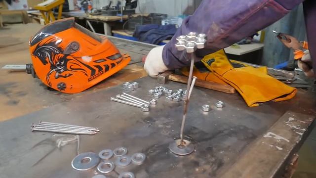 Цветок из гаек и болтов.Полуавтоматическая сварка. смотреть онлайн