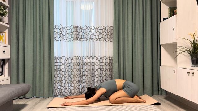 Стойка на голове для начинающих | Ширшасана смотреть онлайн