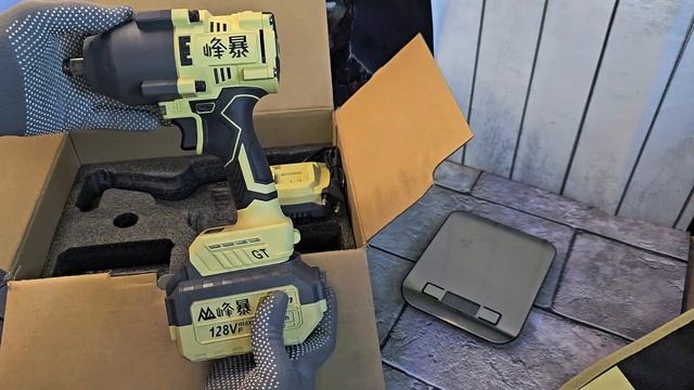 Feng Bao wrench 1200 nm on 1/2 /Feng Bao гайковёрт 1200 нм на 1/2 (2 акб на 6.0 ? смотреть онлайн