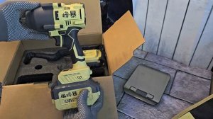 Feng Bao wrench 1200 nm on 1/2 /Feng Bao гайковёрт 1200 нм на 1/2 (2 акб на 6.0 ?