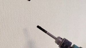 Как достать шуруп, сломавшийся при закручивании в дюб?