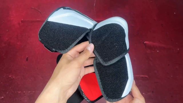 Хоккейные локти BAUER HYPERLITE смотреть онлайн