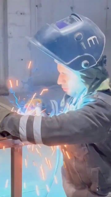 Сварщики поймут 🤔😉#сварщик #ковка смотреть онлайн