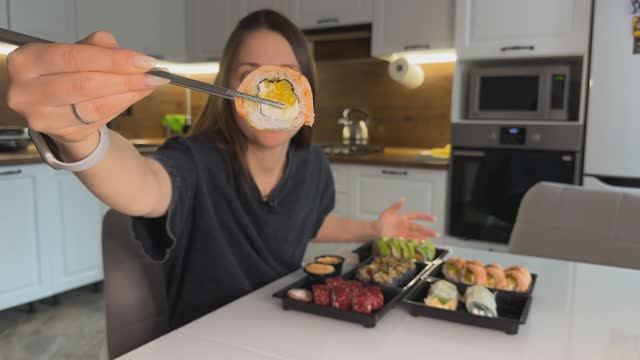 Роллы мукбанг